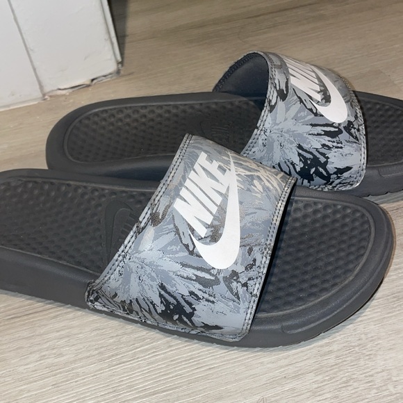 Nike benassi slides US 6 - Picture 3 of 5